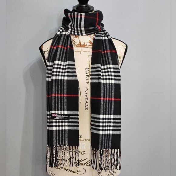Cashmere scarf in black, red, and white plaid. New-unisex - Picture 1 of 3